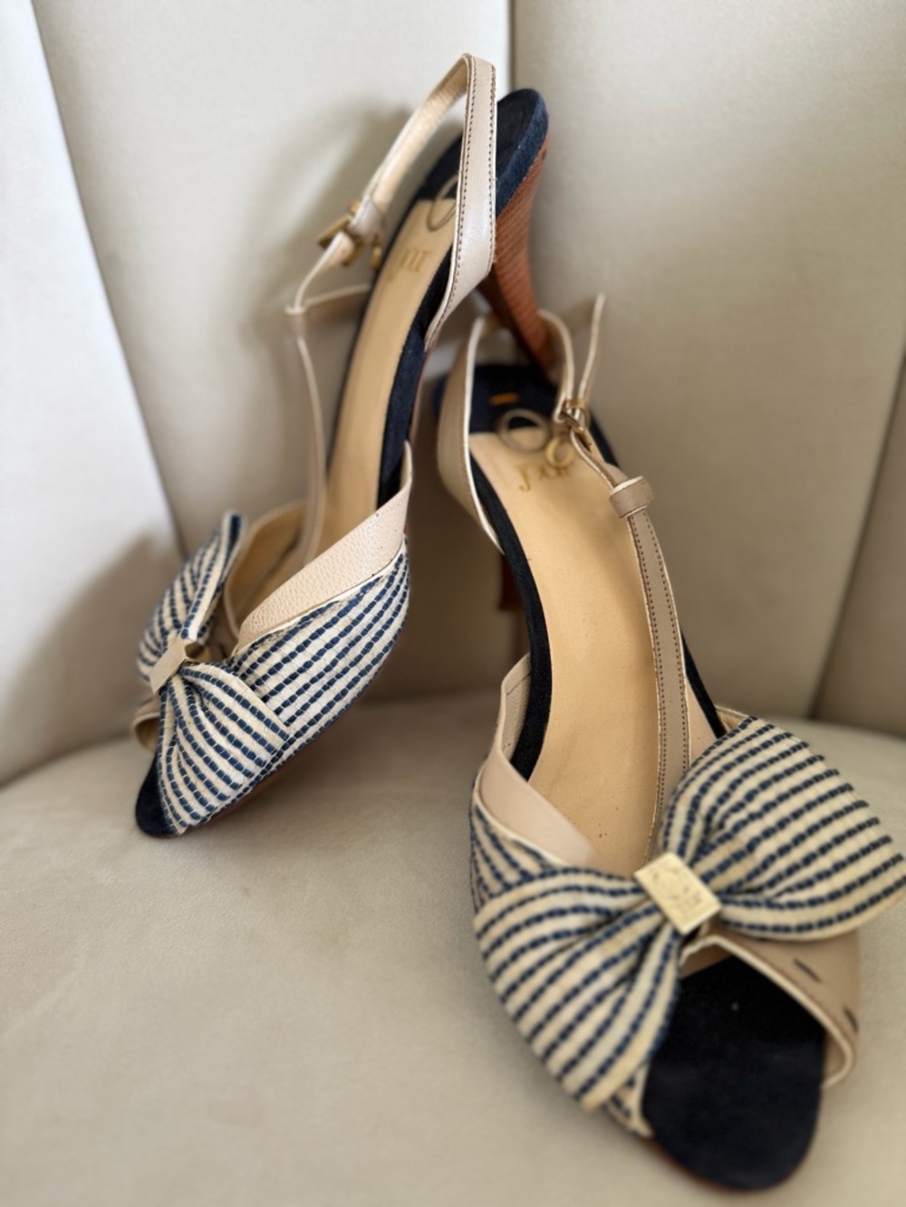 O Jour Vtg Bow-Accent Beige Slingback Heels Navy Stripes Open Toe Shoes Y2K 8 - Picture 6 of 13